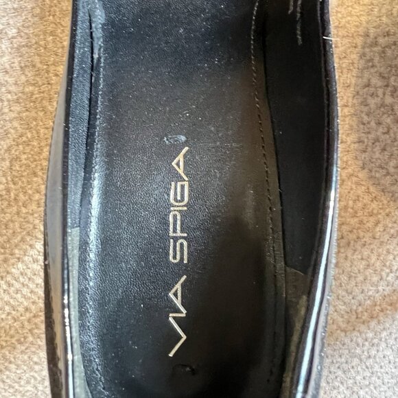 Via Spiga Black Suede and Patent Pump Heels - Picture 5 of 7